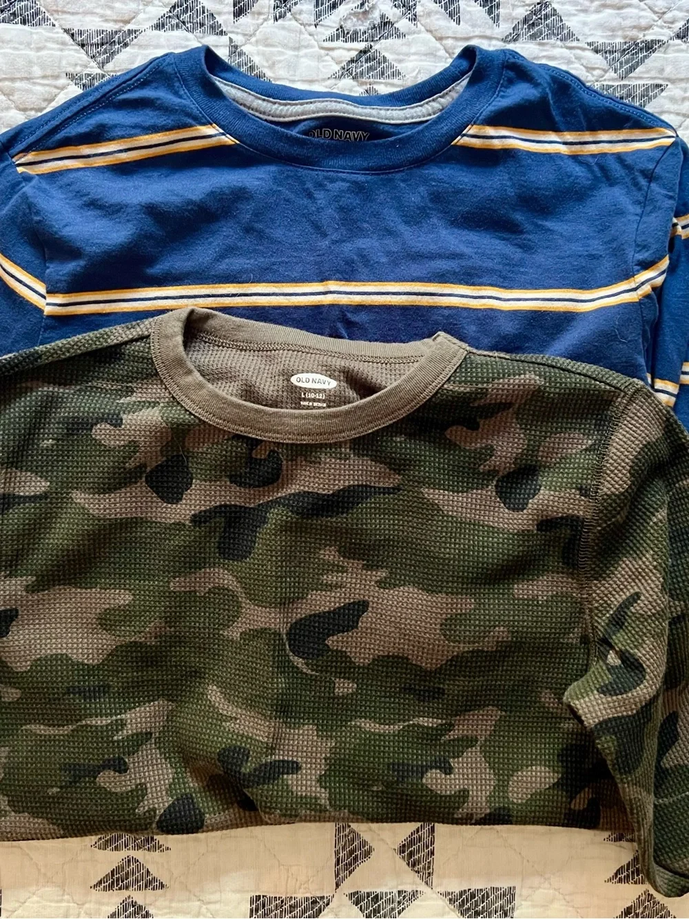 Bundle of 8 boys L long sleeve tees, Gap and Old Navy, excellent condition